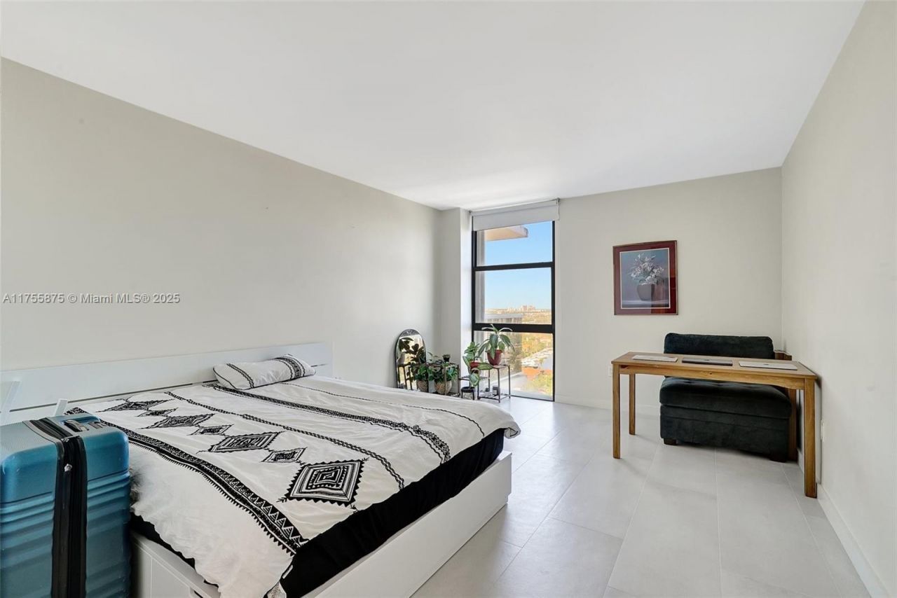 3675 N Country Club Dr, Unit 2310, Aventura, FL 33180 Photo