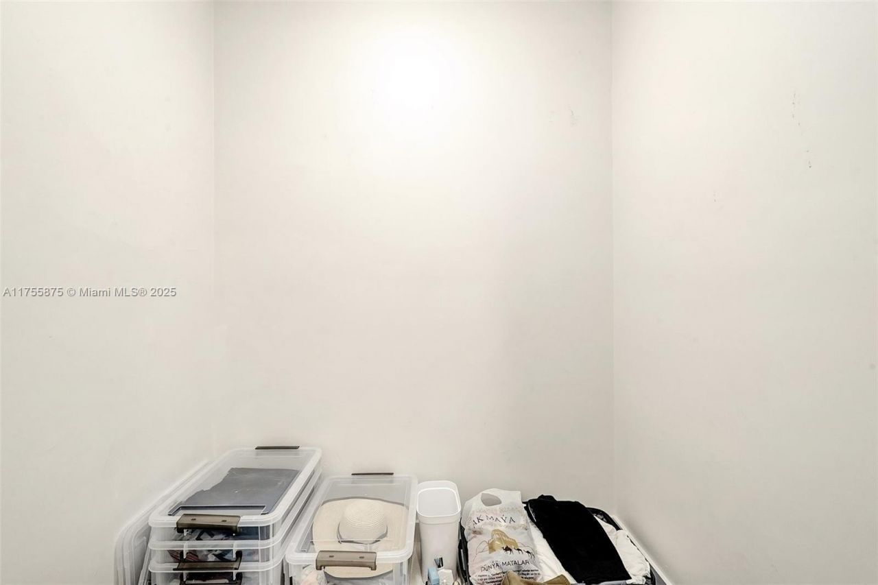 3675 N Country Club Dr, Unit 2310, Aventura, FL 33180 Photo