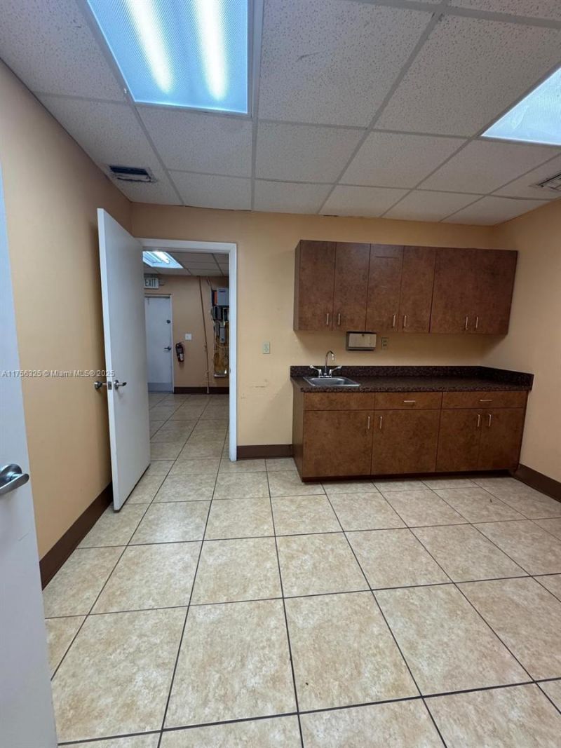 4171 N State Road 7, Lauderdale Lakes, FL 33319 Photo