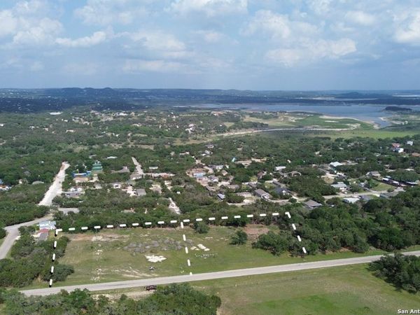 2331 Potters Creek, Canyon Lake, TX 78133