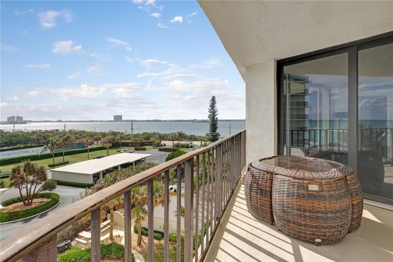 5420 N Ocean Dr, Unit 504, Singer Island, FL 33404 Photo