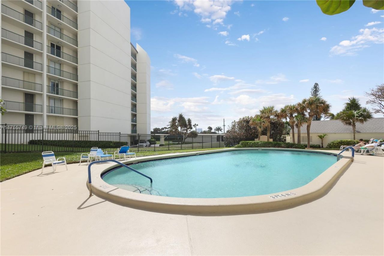 5420 N Ocean Dr, Unit 504, Singer Island, FL 33404 Photo