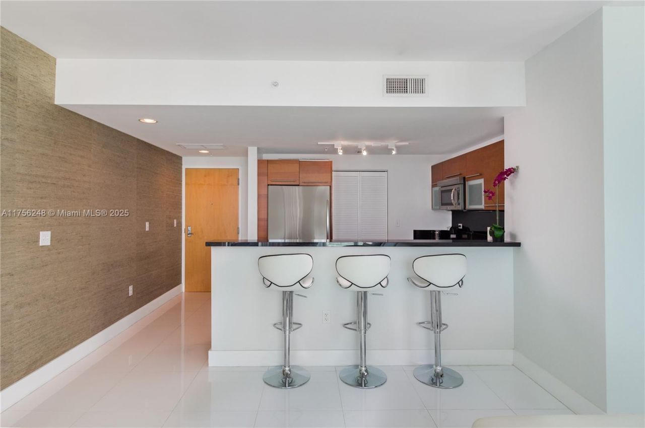 253 NE 2nd St, Unit 3702, Miami, FL 33132 Photo