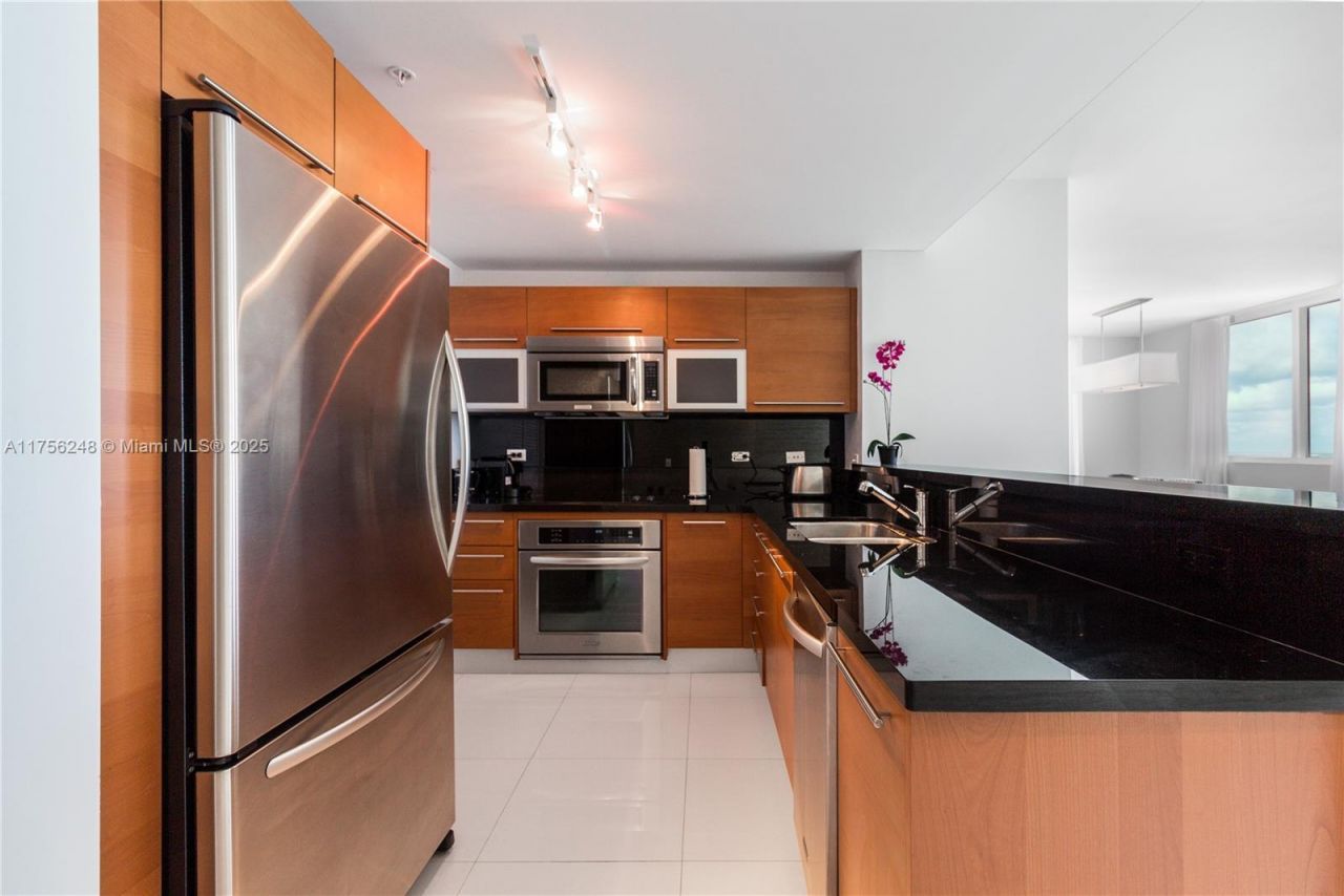 253 NE 2nd St, Unit 3702, Miami, FL 33132 Photo