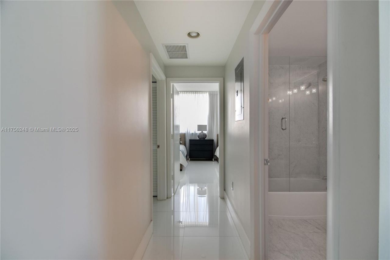 253 NE 2nd St, Unit 3702, Miami, FL 33132 Photo