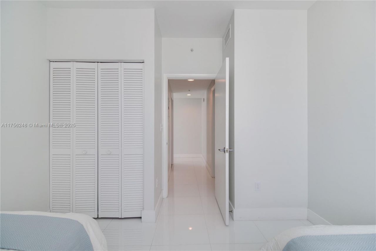 253 NE 2nd St, Unit 3702, Miami, FL 33132 Photo