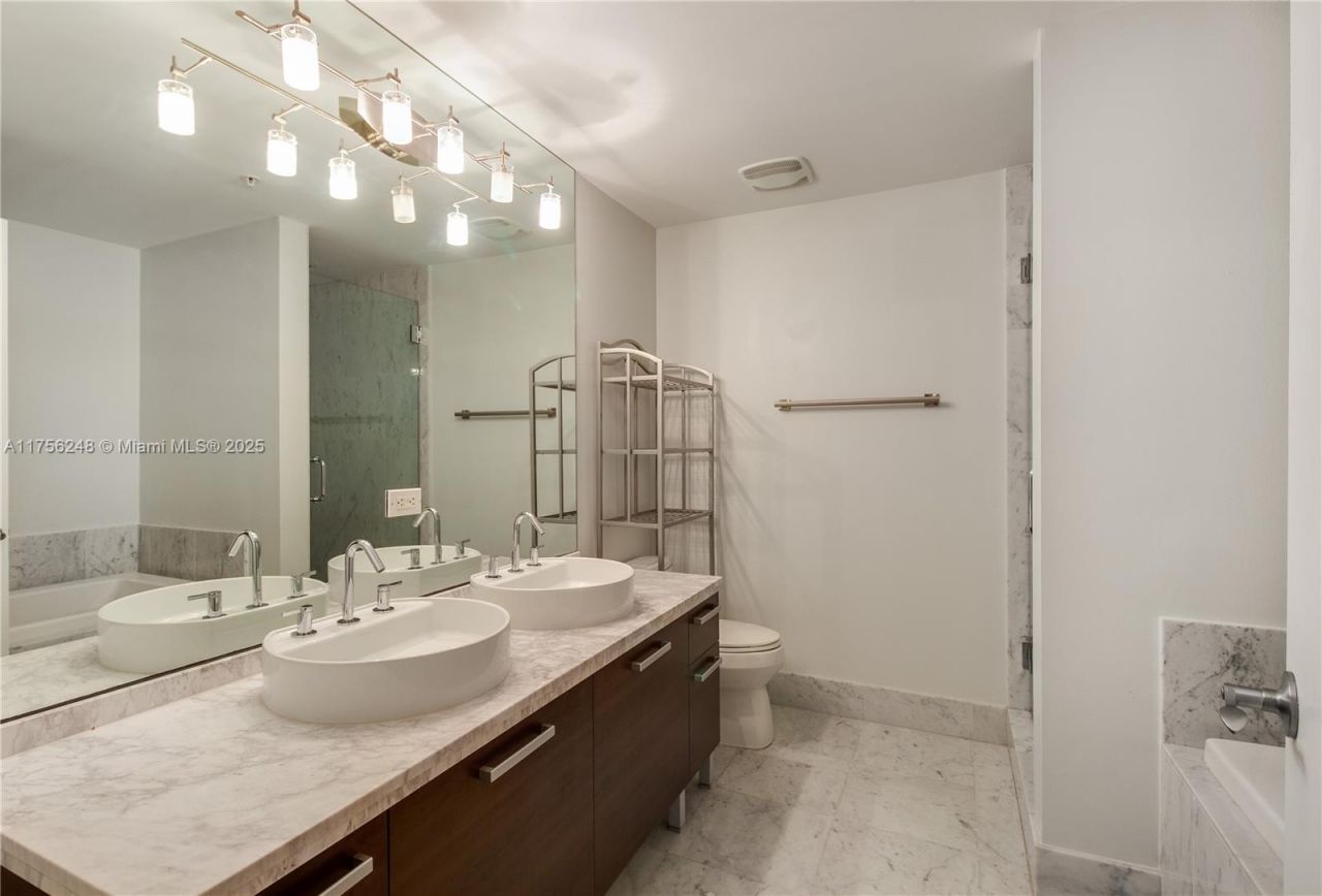 253 NE 2nd St, Unit 3702, Miami, FL 33132 Photo