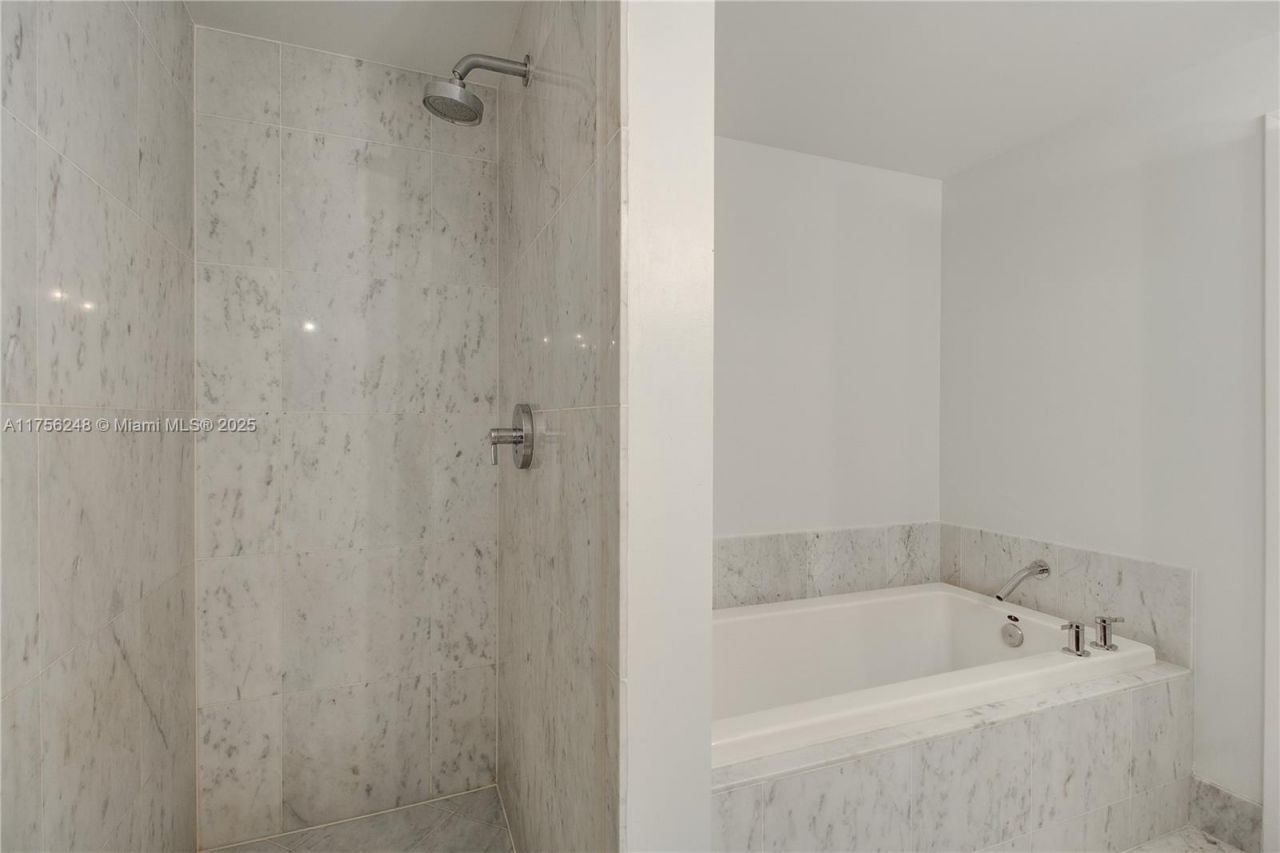 253 NE 2nd St, Unit 3702, Miami, FL 33132 Photo