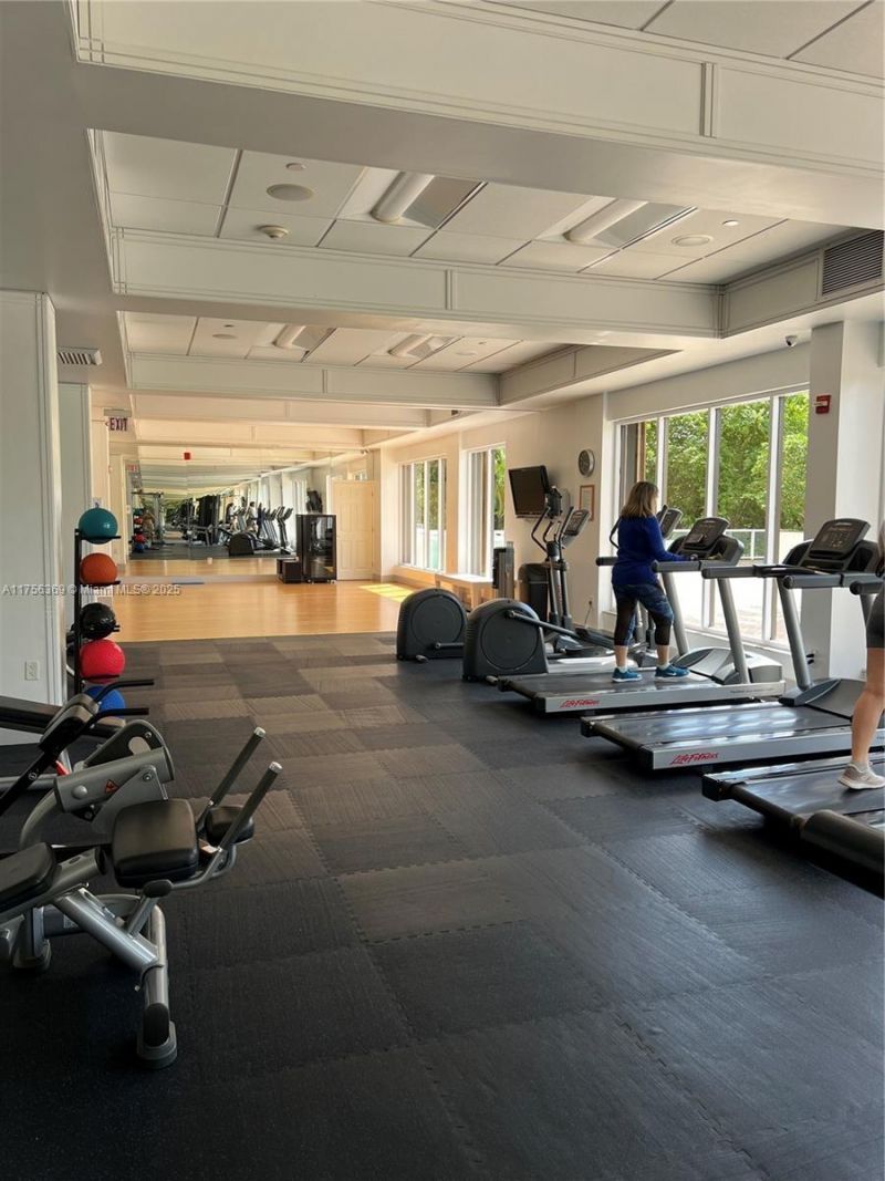 2801 NE 183rd St, Unit 215W, Aventura, FL 33160 Photo