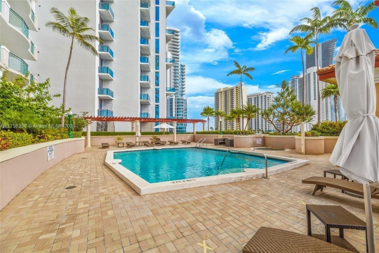 17555 Atlantic Blvd, Unit 606, Sunny Isles Beach, FL 33160 Photo