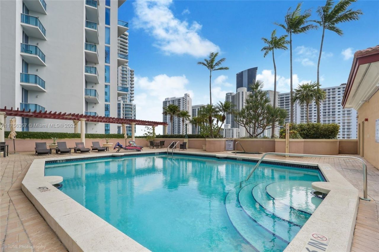17555 Atlantic Blvd, Unit 606, Sunny Isles Beach, FL 33160 Photo