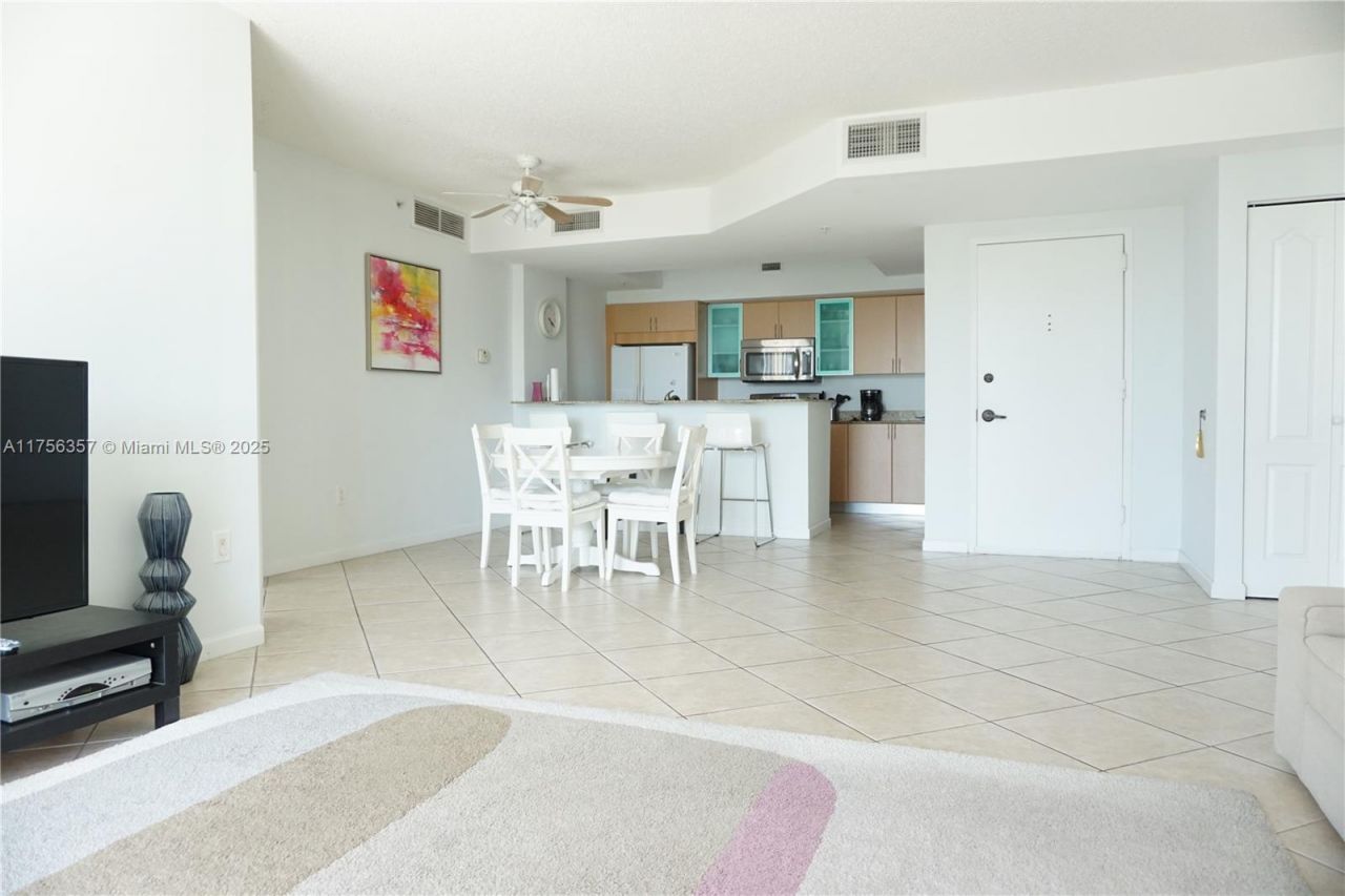 17555 Atlantic Blvd, Unit 606, Sunny Isles Beach, FL 33160 Photo