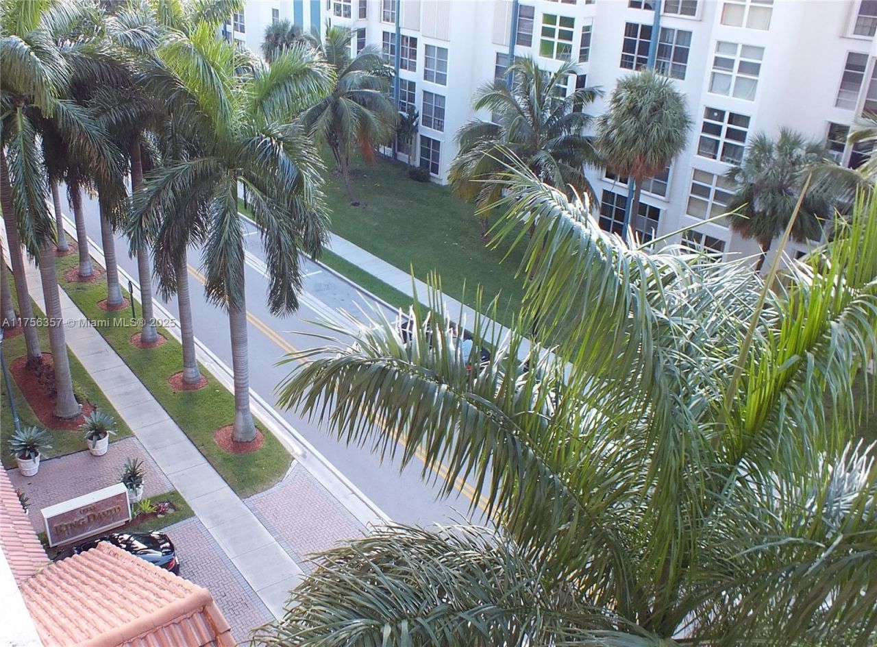 17555 Atlantic Blvd, Unit 606, Sunny Isles Beach, FL 33160 Photo