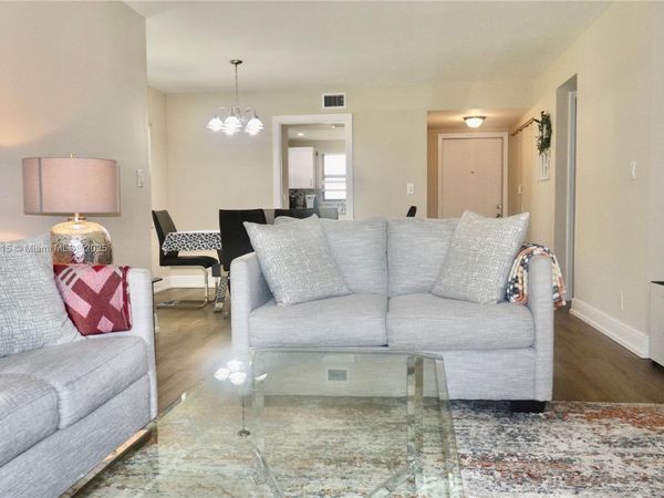 225 SE 10th St, Unit 3D, Deerfield Beach, FL 33441