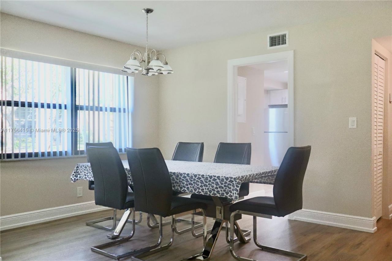 225 SE 10th St, Unit 3D, Deerfield Beach, FL 33441 Photo