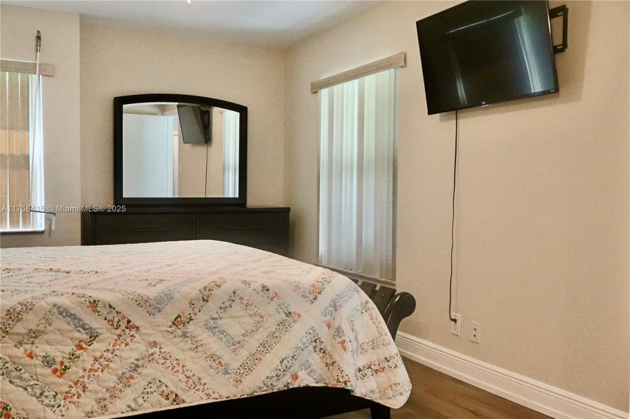 225 SE 10th St, Unit 3D, Deerfield Beach, FL 33441 Photo