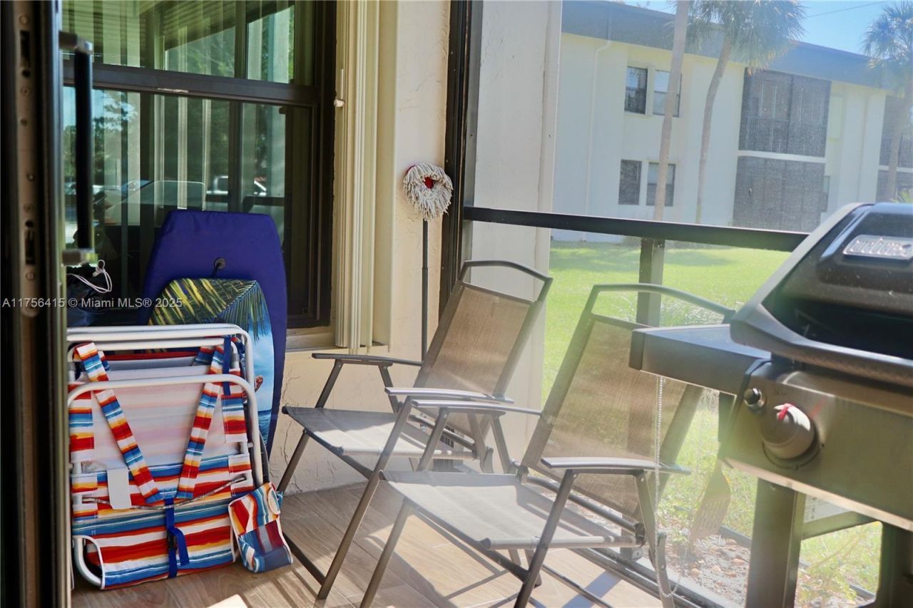 225 SE 10th St, Unit 3D, Deerfield Beach, FL 33441 Photo