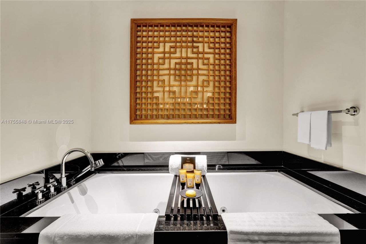 101 20, Unit 1803/5, Miami Beach, FL 33139 Photo