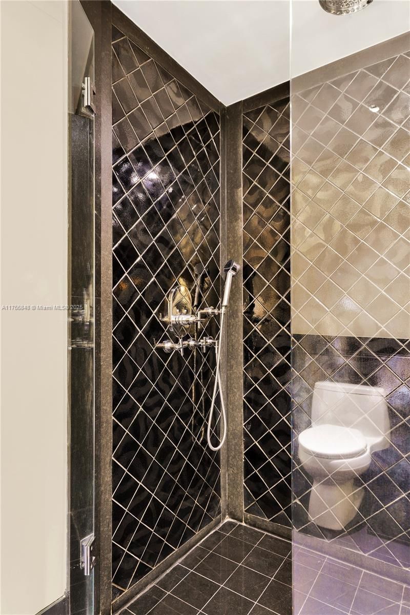 101 20, Unit 1803/5, Miami Beach, FL 33139 Photo