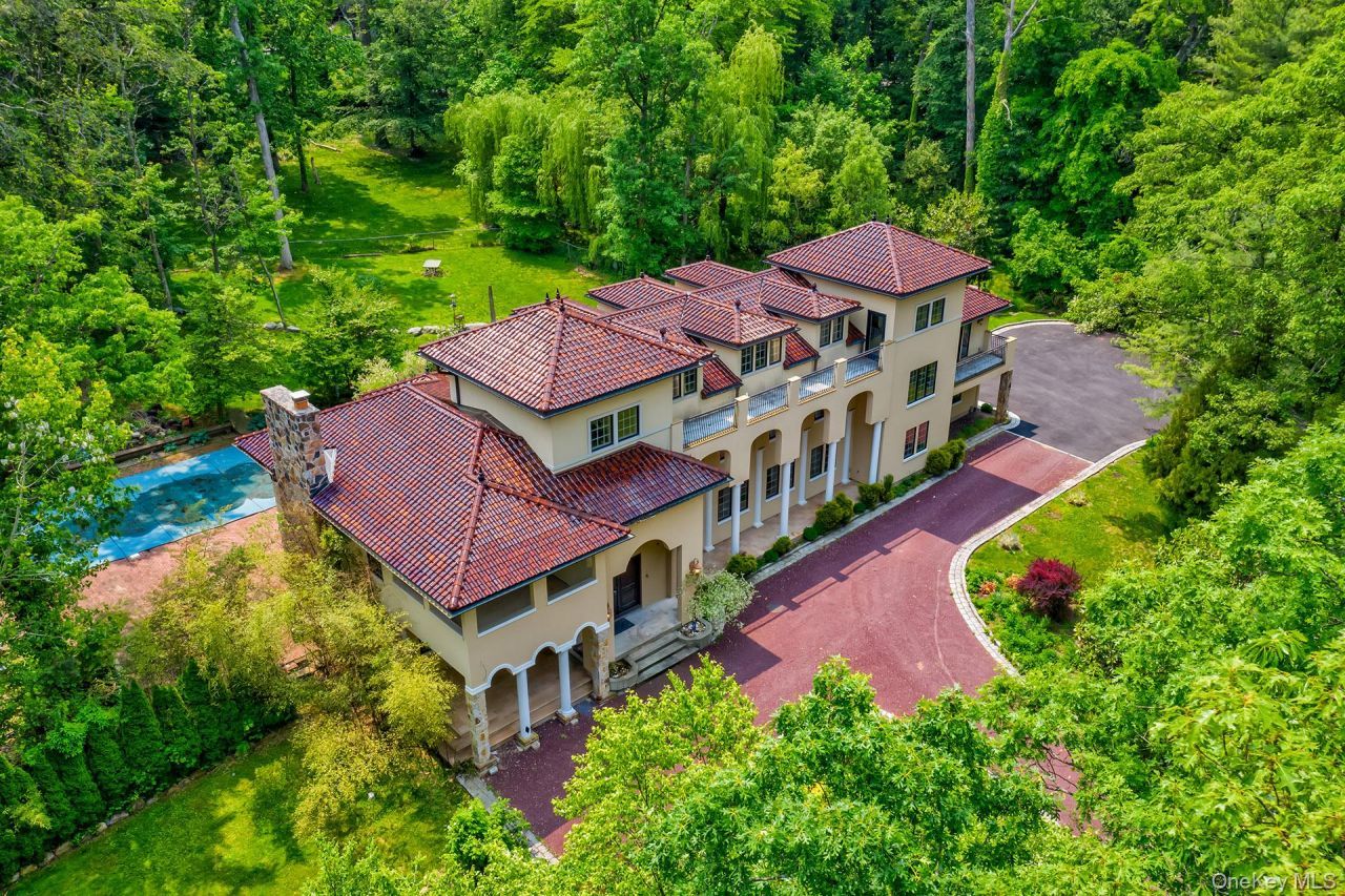 262 Harbor Acres Road, Port Washington, NY 11050 Main Photo