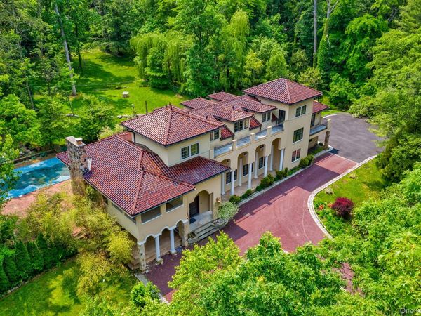 262 Harbor Acres Road, Port Washington, NY 11050