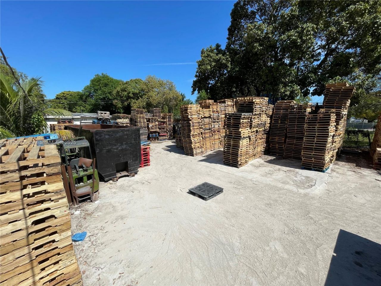 3013 NW 54th St, Miami, FL 33142 Photo