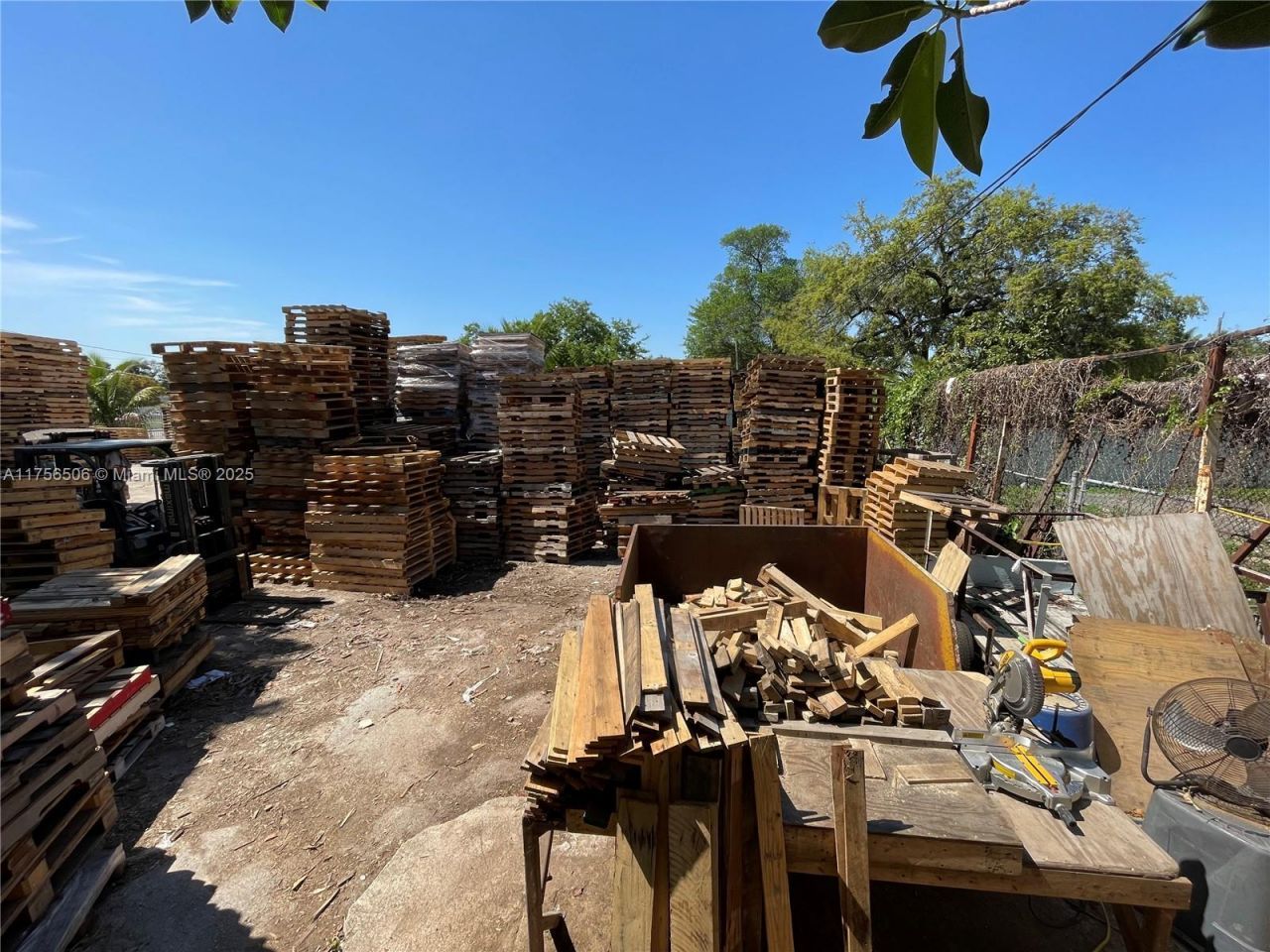 3013 NW 54th St, Miami, FL 33142 Photo