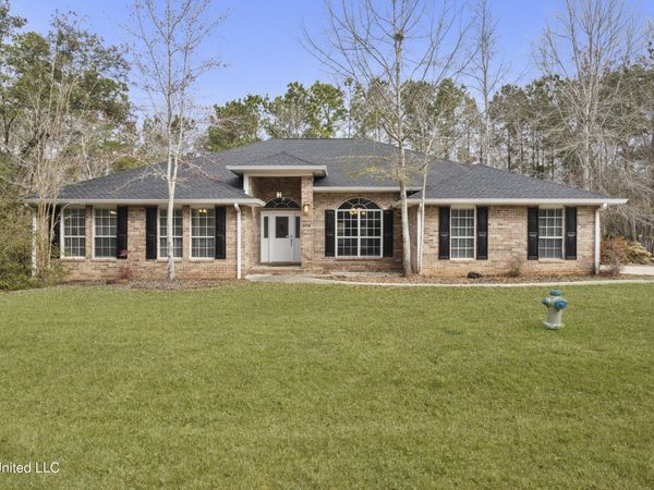 636 Banyan Place, Diamondhead, MS 39525
