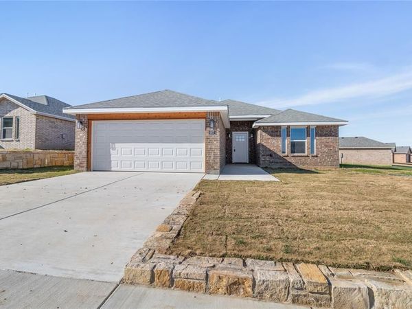 917 E 3RD Street, Coleman, TX 76834