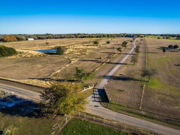 000 Bee Creek School House Road, Grandview, TX 76050