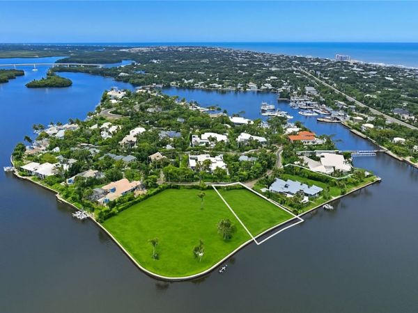 512 River Drive, Vero Beach, FL 32963