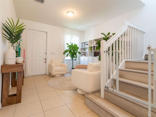 686 NE 191st Ter, Miami, FL 33179