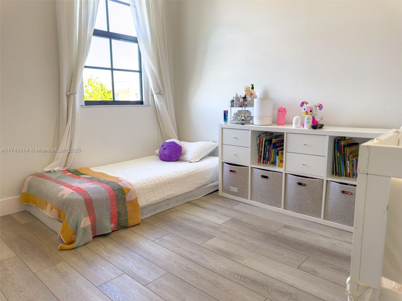 686 NE 191st Ter, Miami, FL 33179 Photo