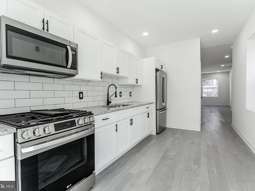 912 N 30th Street, Philadelphia, PA 19130 Main Photo