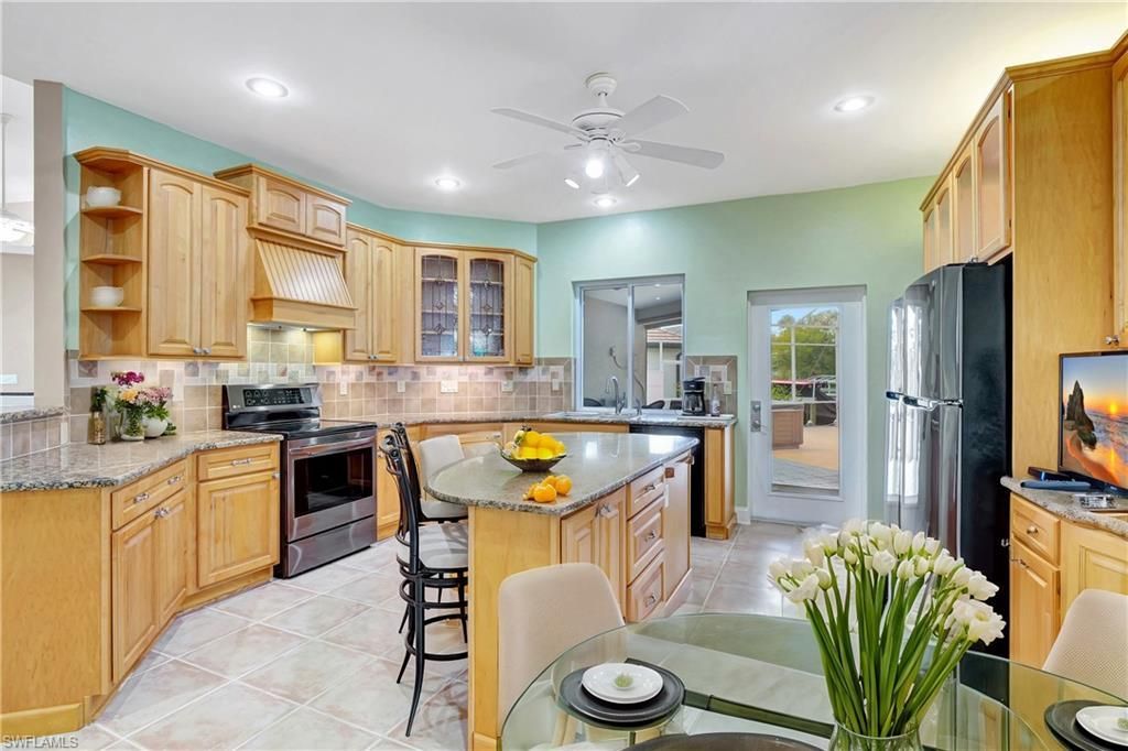 4402 SW 12th Pl, Cape Coral, FL 33914 Photo