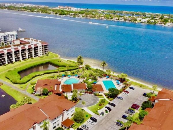 102 Half Moon Circle, Unit F2, Hypoluxo, FL 33462