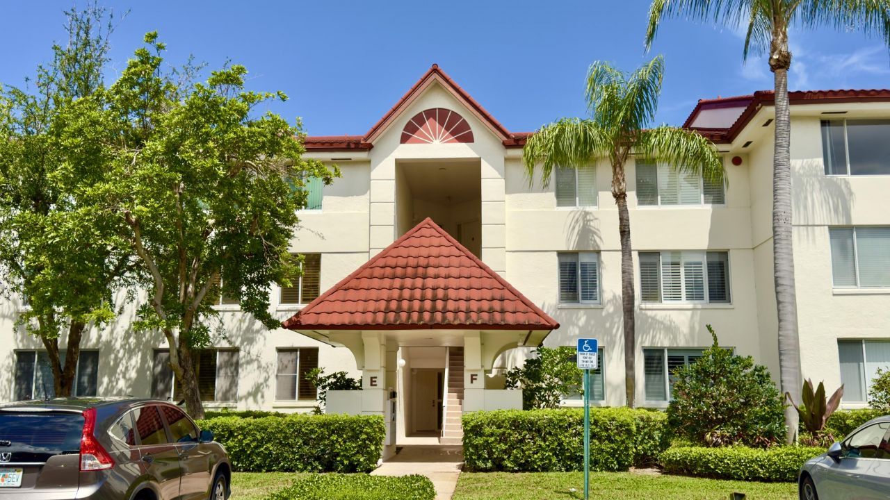 102 Half Moon Circle, Unit F2, Hypoluxo, FL 33462 Photo