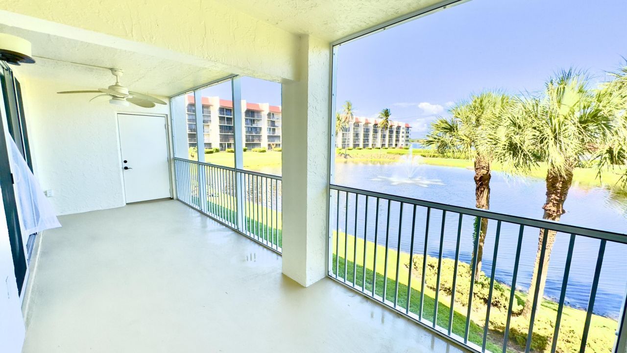 102 Half Moon Circle, Unit F2, Hypoluxo, FL 33462 Photo