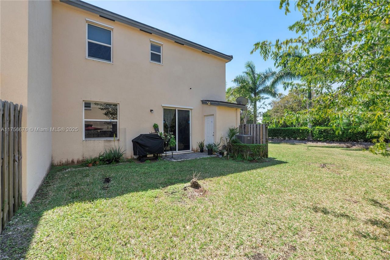 142 SE 28th Ter, Unit 11, Homestead, FL 33033 Photo