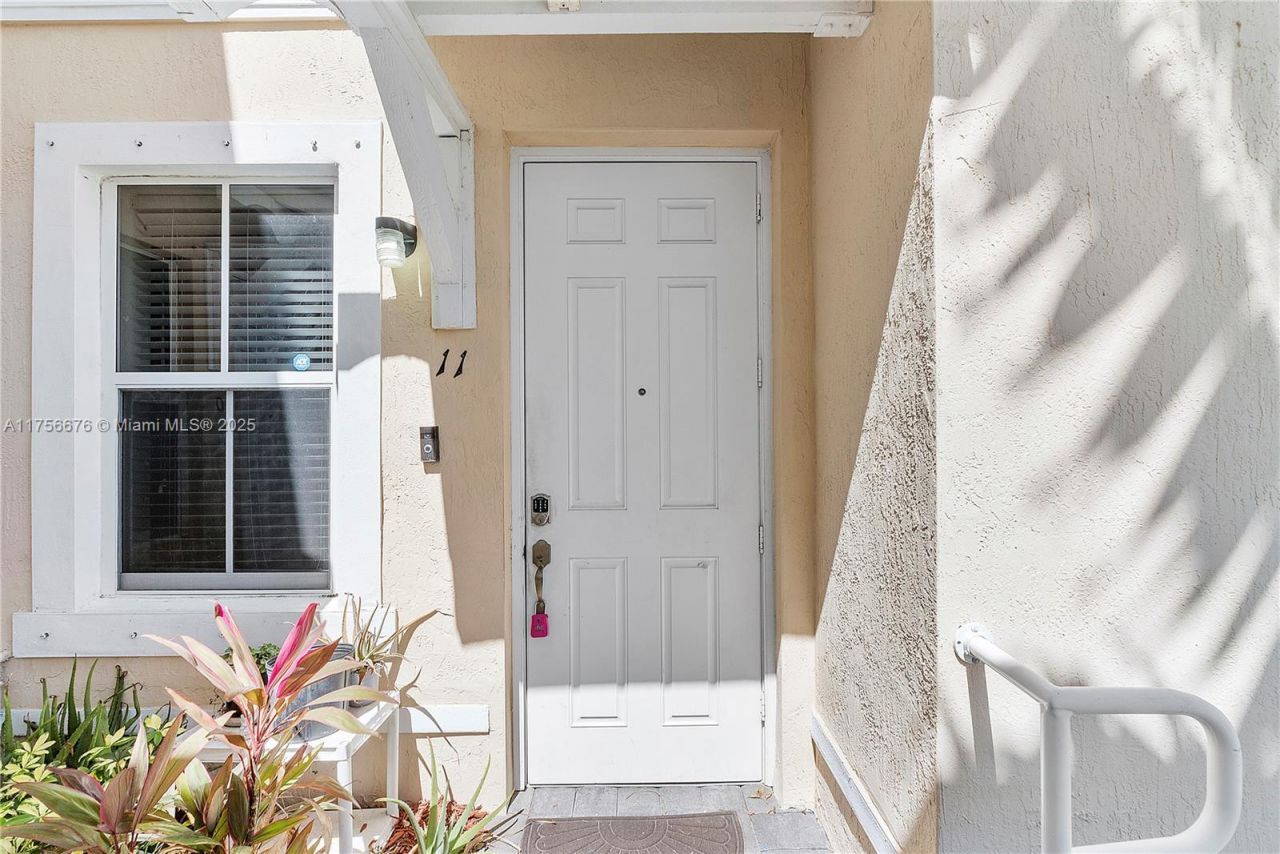 142 SE 28th Ter, Unit 11, Homestead, FL 33033 Photo