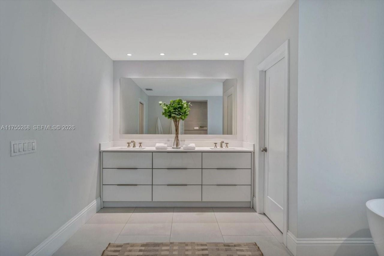 8513 SW 169 Ter, Palmetto Bay, FL 33157 Photo