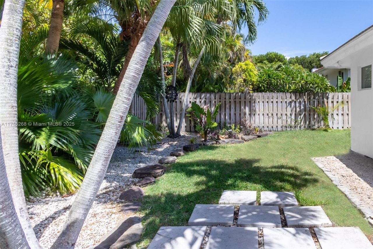 8513 SW 169 Ter, Palmetto Bay, FL 33157 Photo