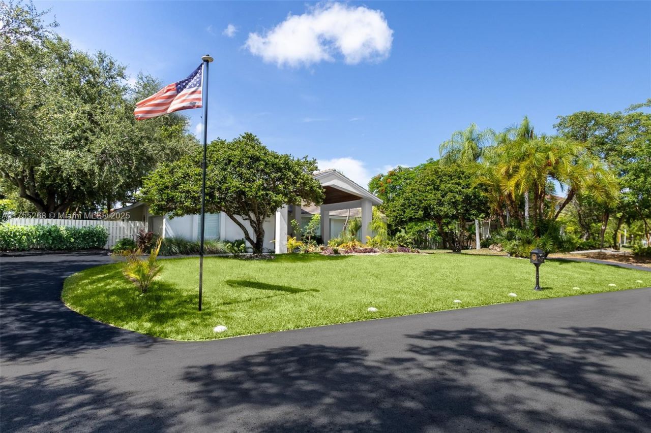 8513 SW 169 Ter, Palmetto Bay, FL 33157 Photo