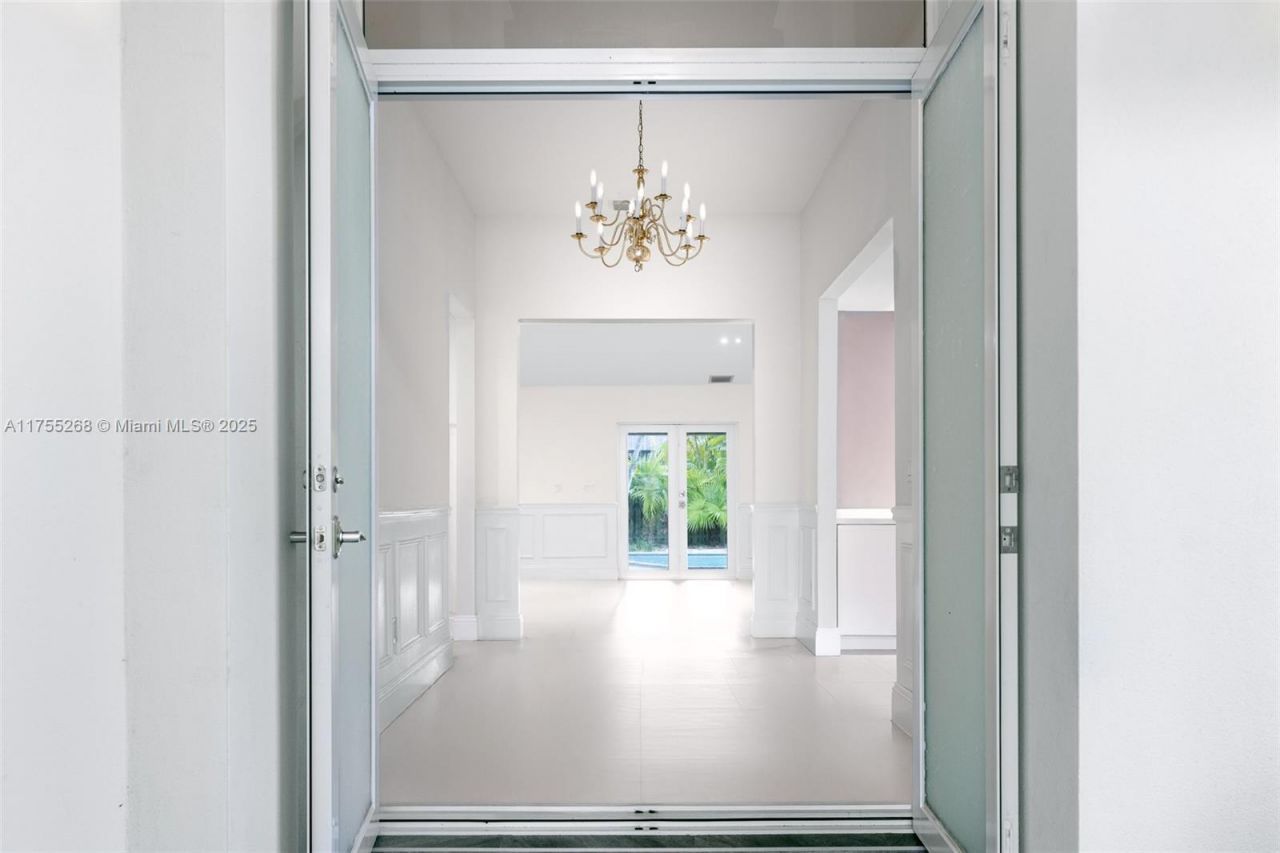 8513 SW 169 Ter, Palmetto Bay, FL 33157 Photo