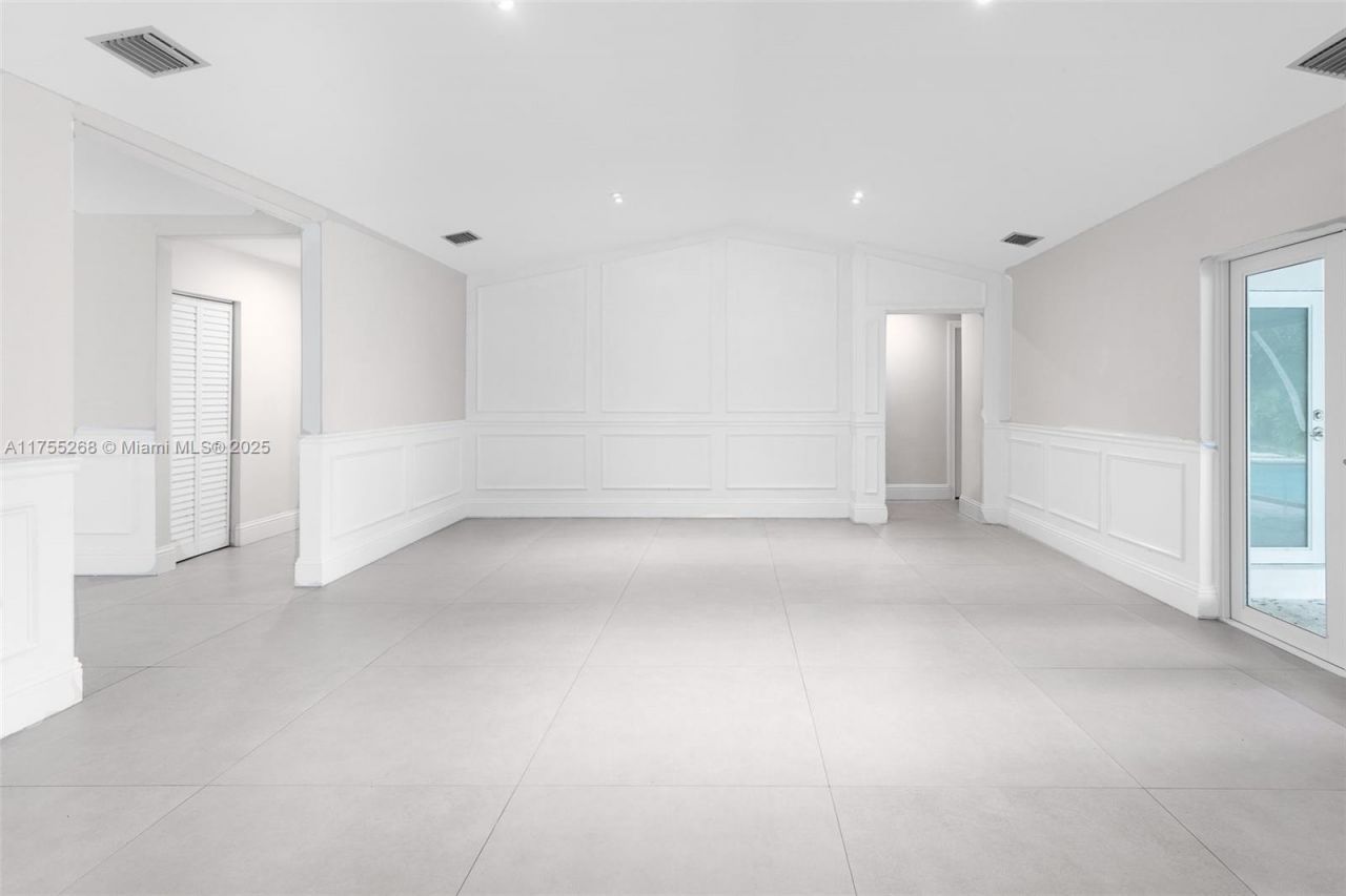 8513 SW 169 Ter, Palmetto Bay, FL 33157 Photo