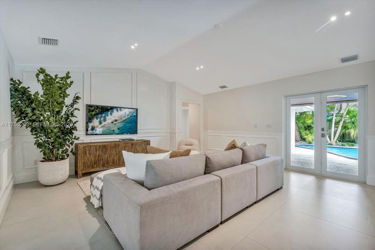 8513 SW 169 Ter, Palmetto Bay, FL 33157 Photo