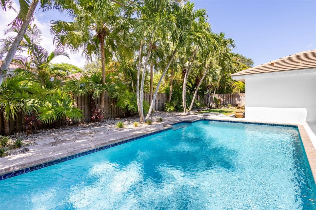 8513 SW 169 Ter, Palmetto Bay, FL 33157 Photo