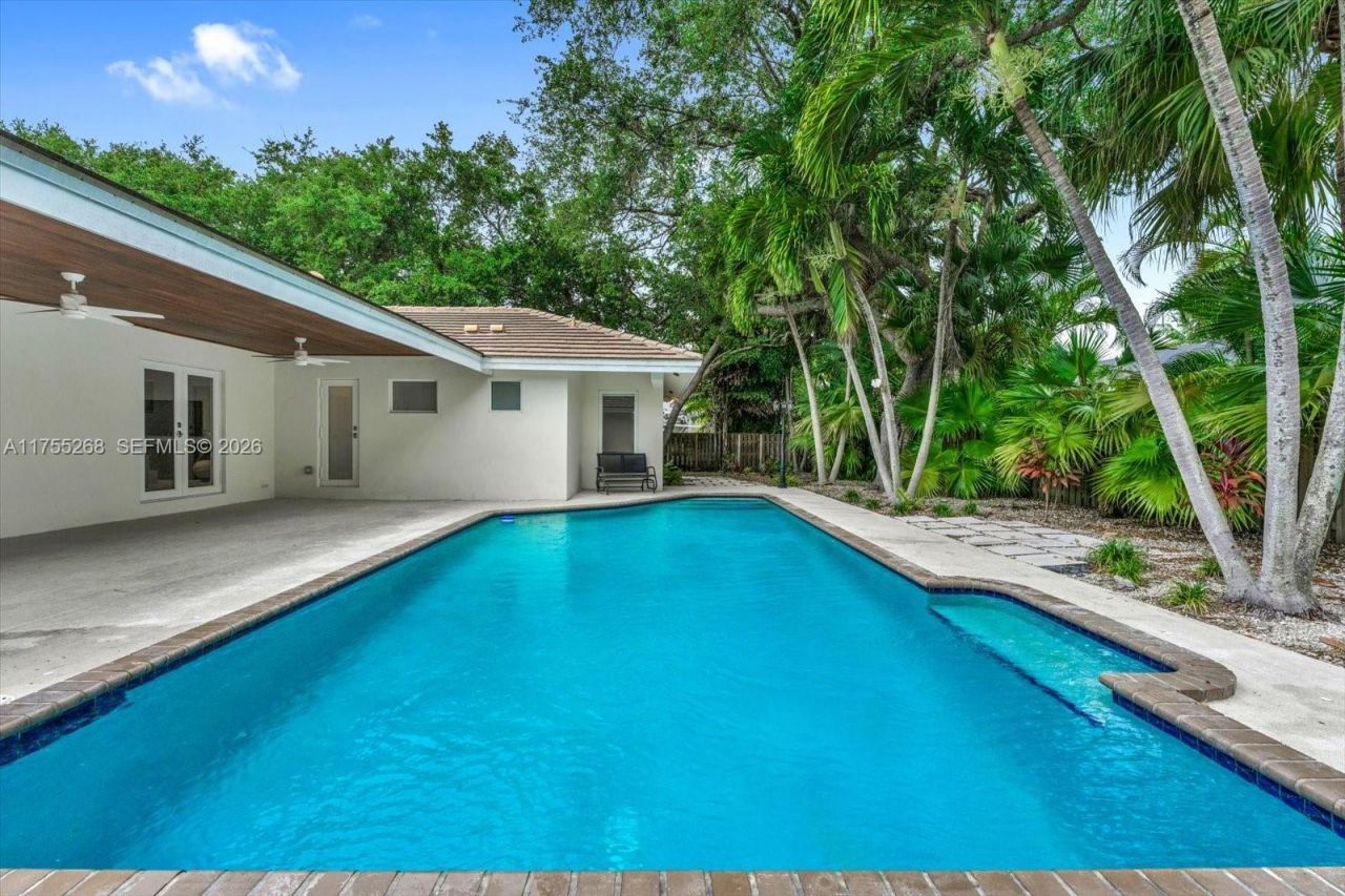 8513 SW 169 Ter, Palmetto Bay, FL 33157 Photo