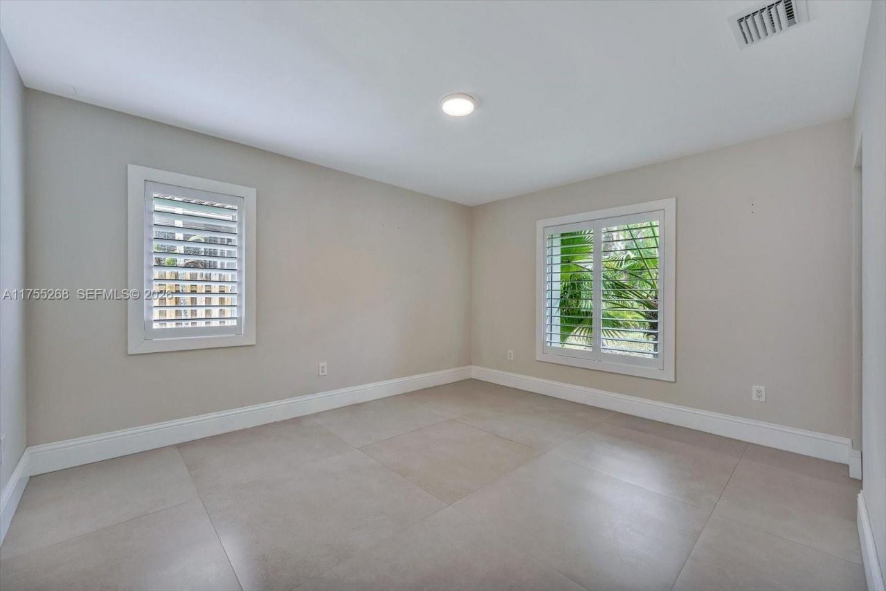 8513 SW 169 Ter, Palmetto Bay, FL 33157 Photo