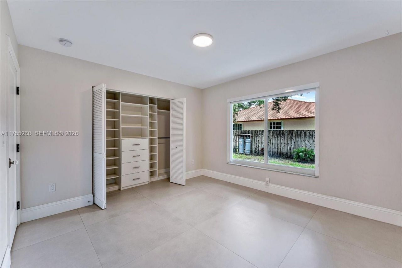 8513 SW 169 Ter, Palmetto Bay, FL 33157 Photo